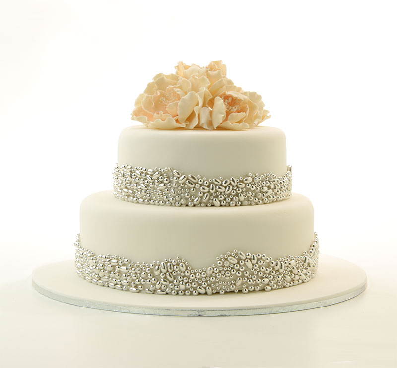 Wedding cake with silver beads for a metallic effect.